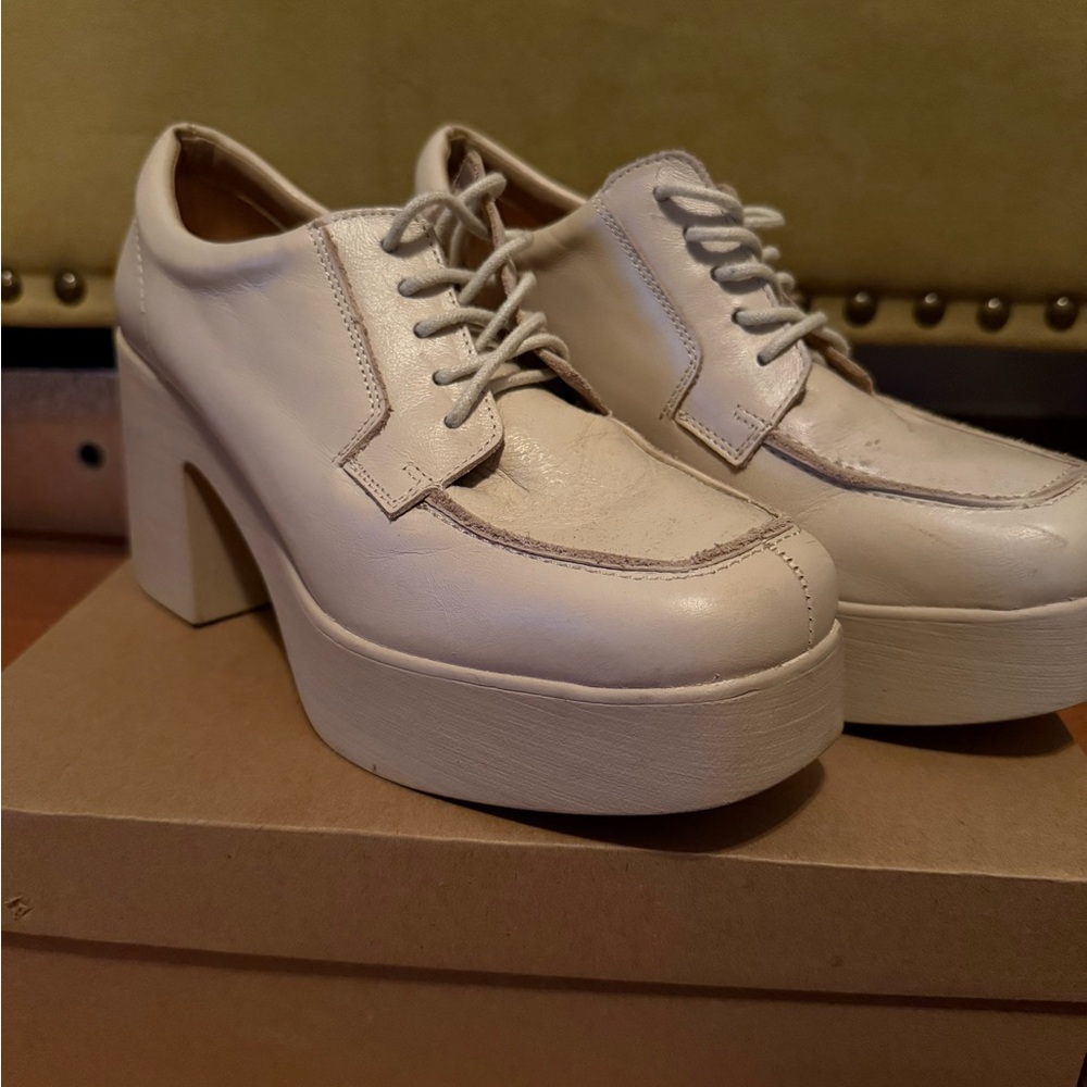 INTENTIONALLY BLANK- Size 8.5- Lace Up Cream Platform Shoes